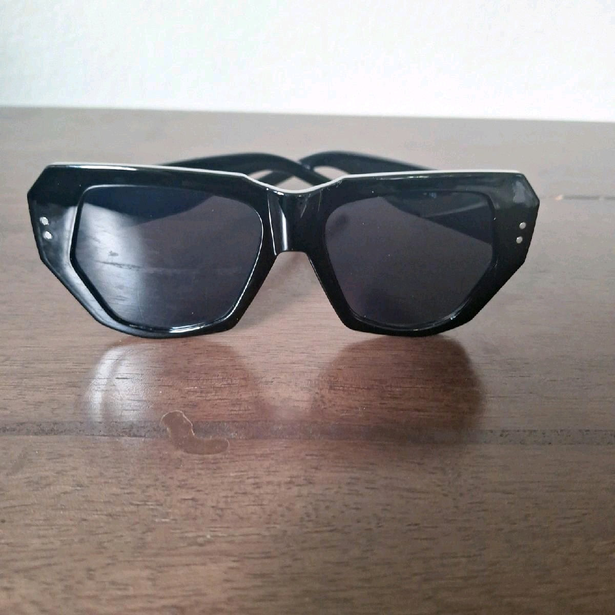 KyNique Thick Frame Sunglasses