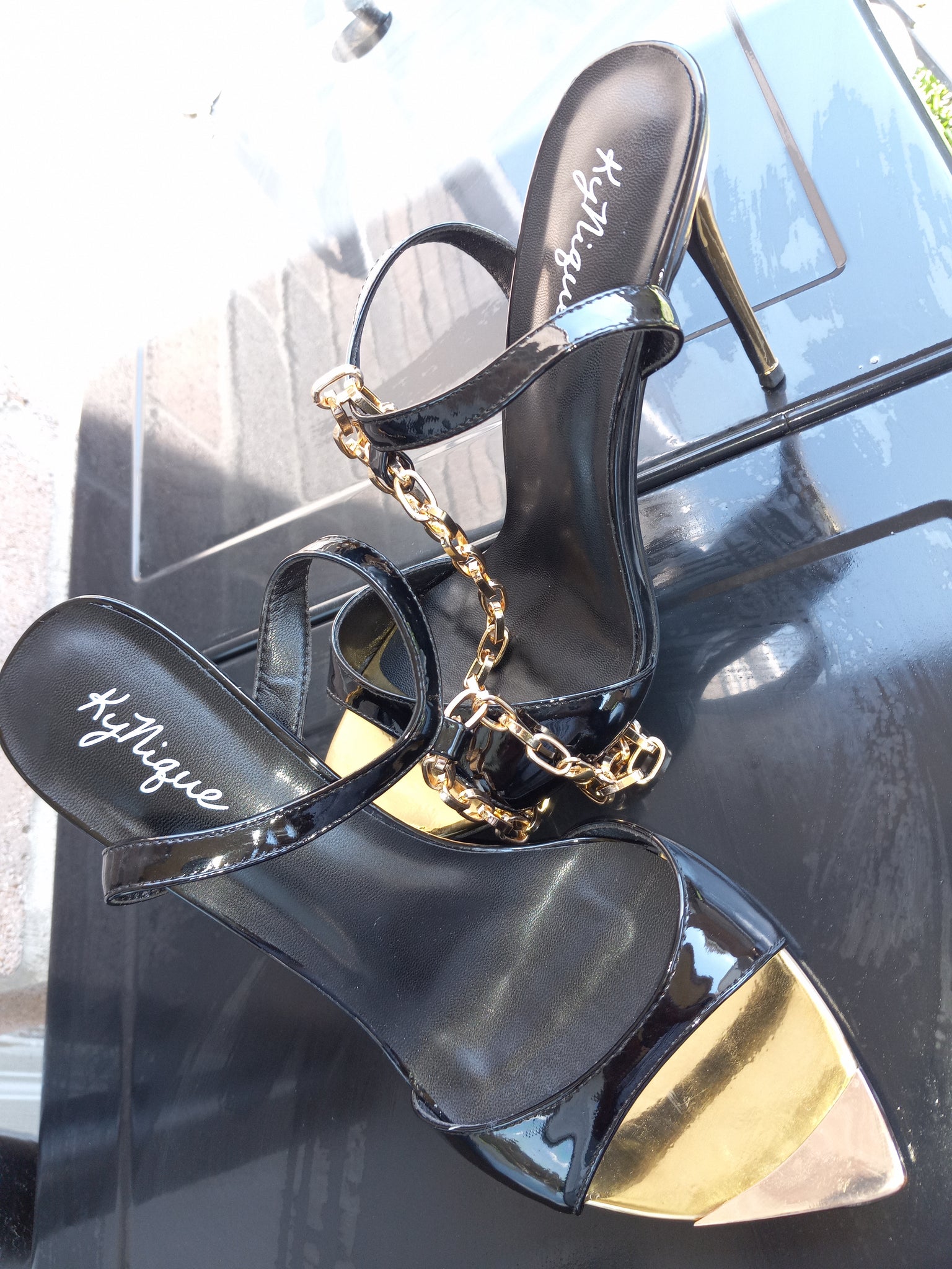 KyNique Stiletto w/gold