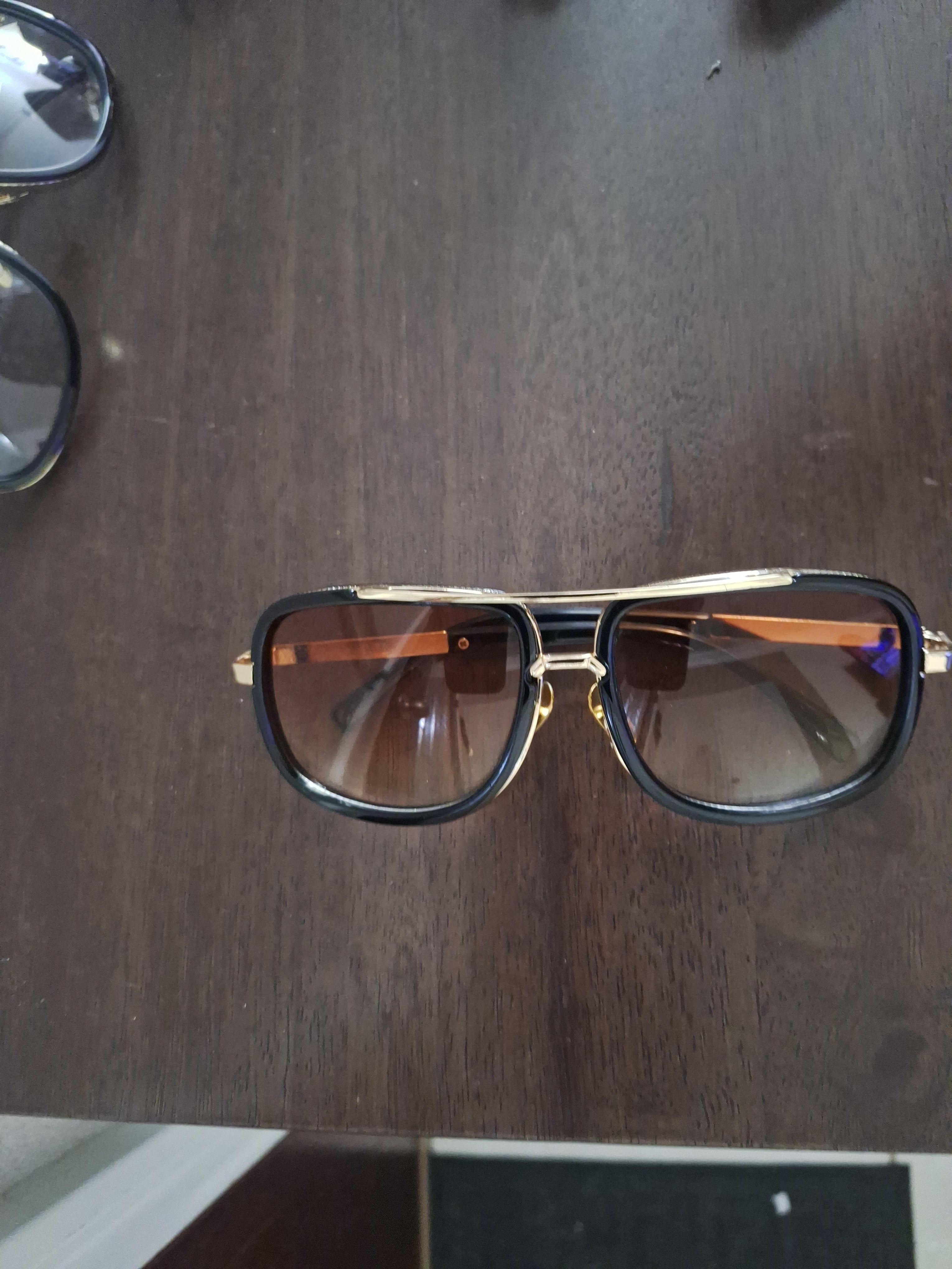 KyNique Vintage Glasses