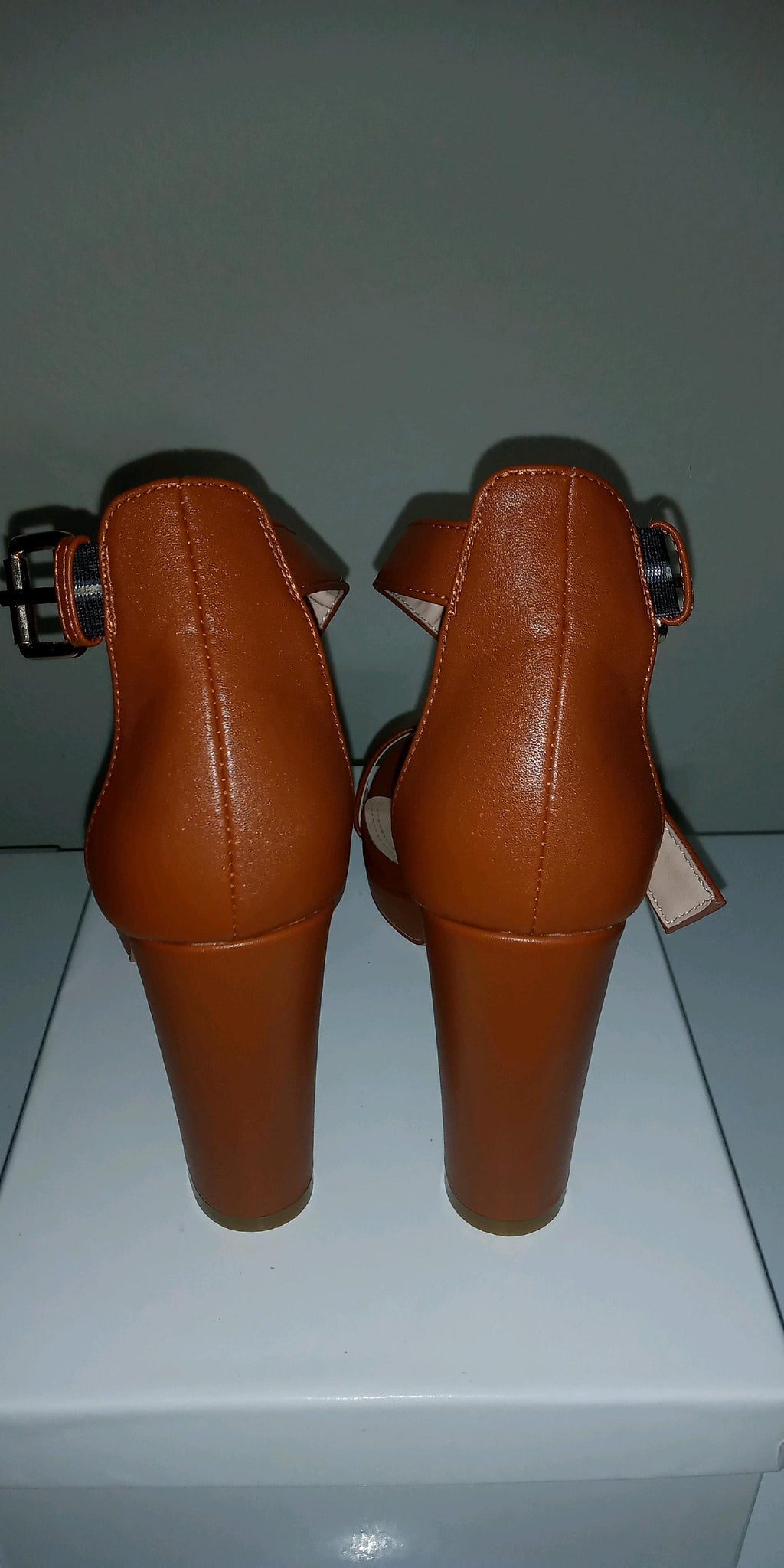 KyNique Platform Heel